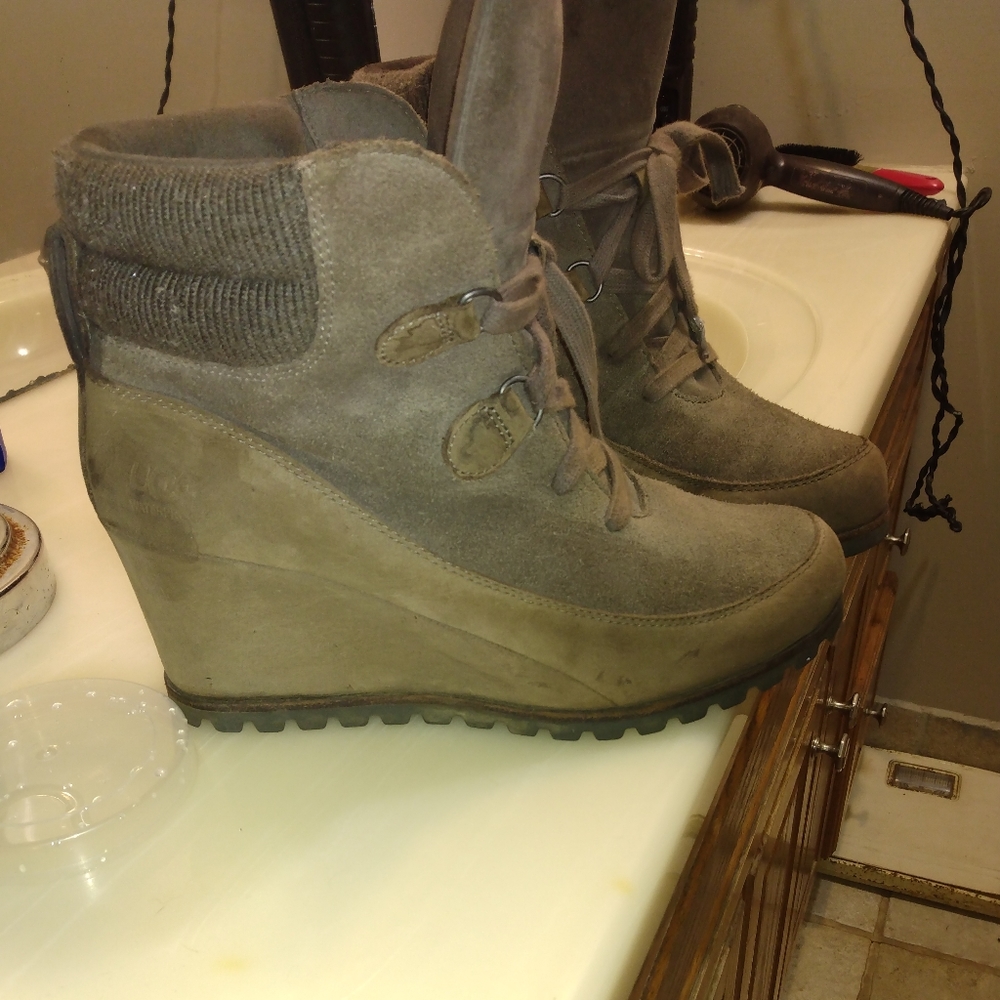 Ugg wedge heel boots,lace up